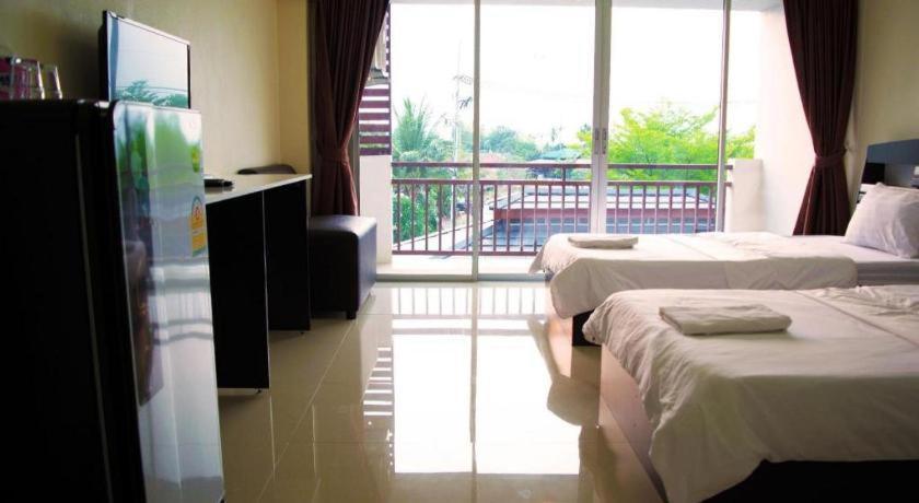 Nantharom Hotel And Restaurant Plaeng Yao Екстер'єр фото